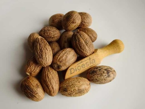 gałka muszkatołowa cała 2szt